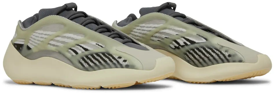 Yeezy Boost 700 V3 Gris